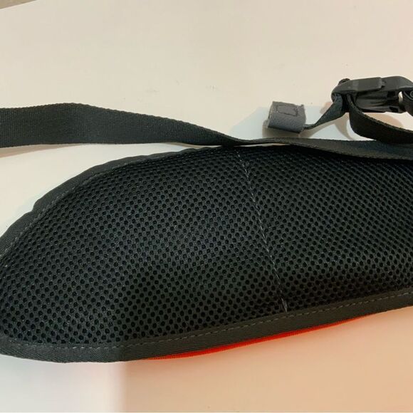 NWT Nike Athletic Running Waist Fanny Pack 2 Zippers Breathable Waterproof Mesh - Picture 8 of 8